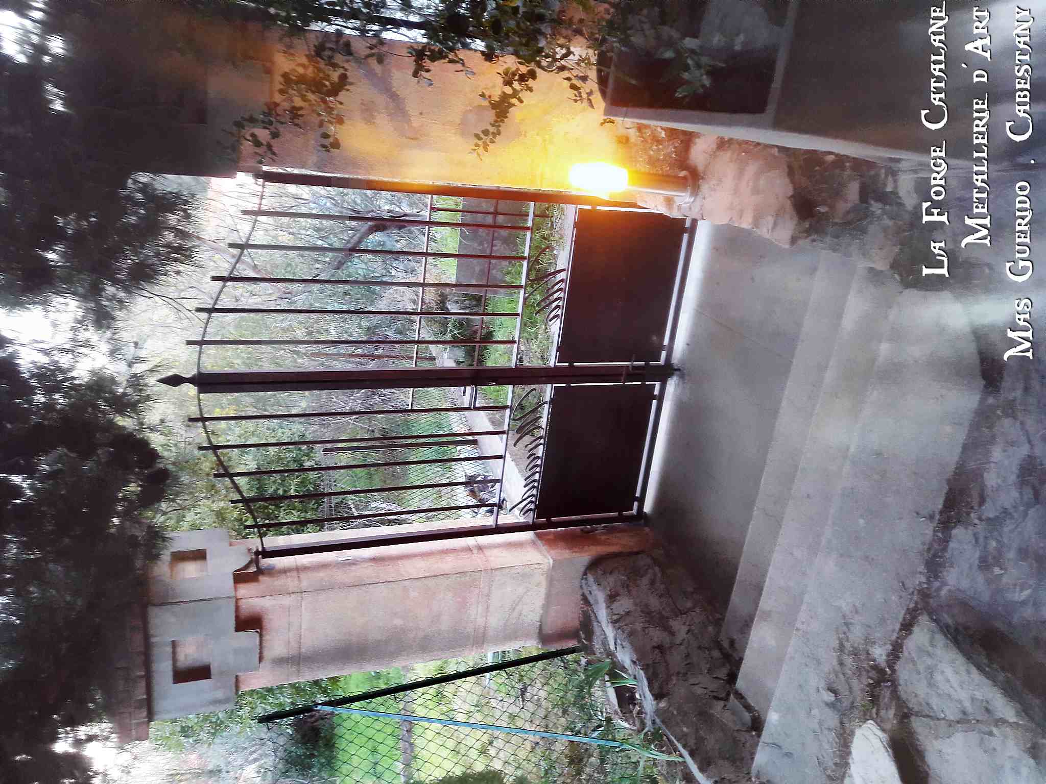 portillon 2 vantaux cintre soubassement tole forge catalane 4.jpg